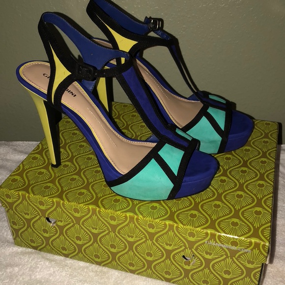 No flaws,No trading, Have original box - Picture 2 of 3